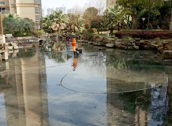 饶河景观池淤泥清理